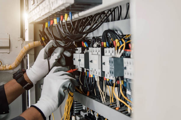 Best Local Electrician Companies  in Lincoln Center, KS